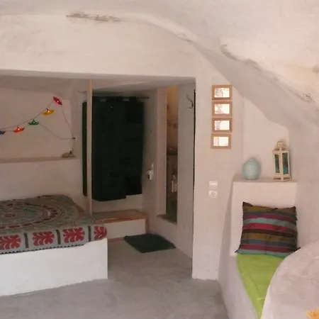 Traditional Farmers Secret Caves Apartment Emporio (Santorini)